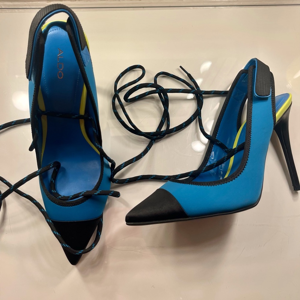 Blue heels - Picture 2 of 3